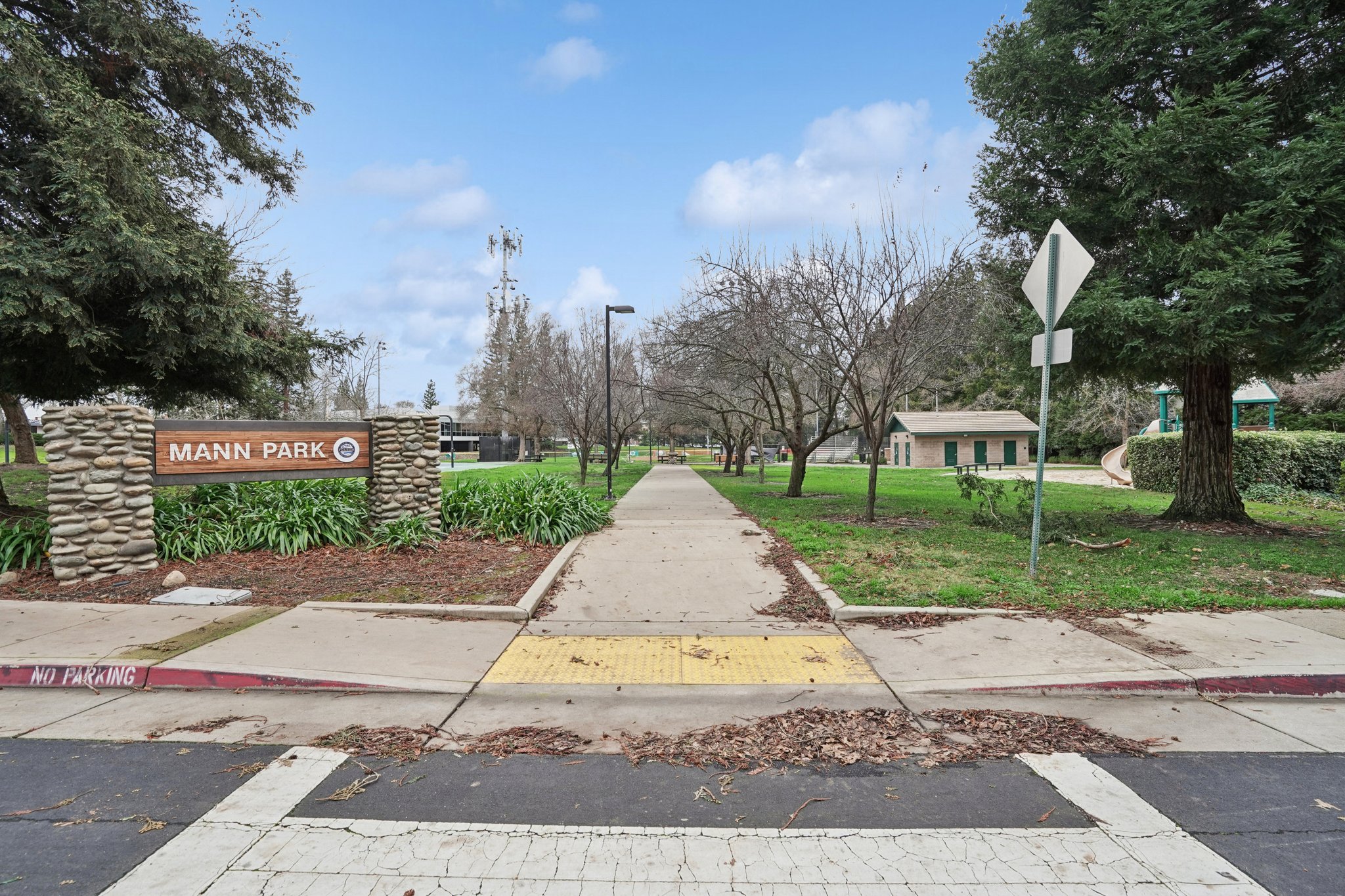 Baird Dr-0601-901.jpg