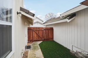 Baird Dr-S0601-033.jpg