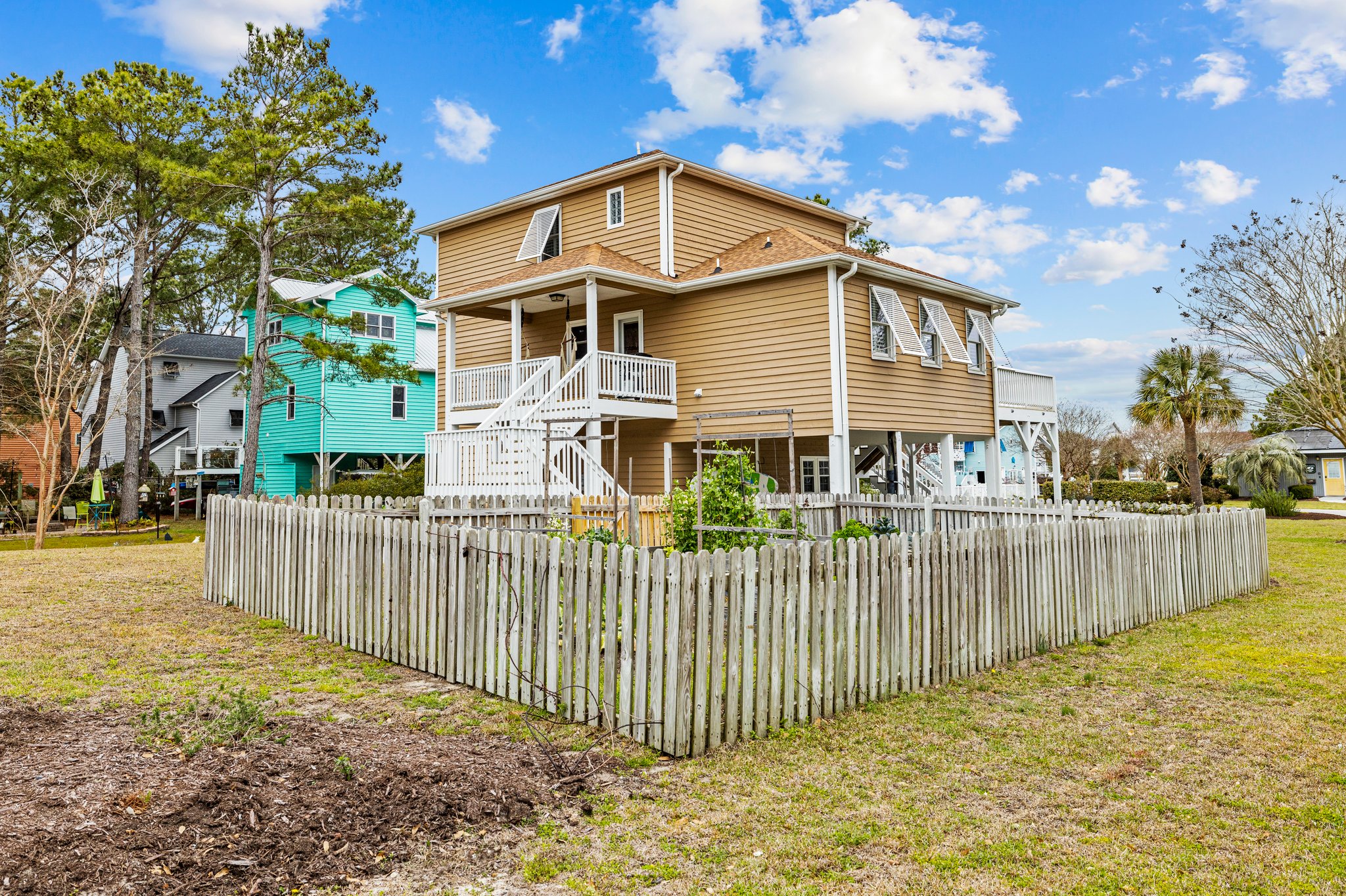 321 Cape Lookout Loop, Emerald Isle, NC 28594, USA Photo 8