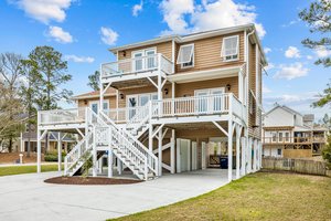 321 Cape Lookout Loop, Emerald Isle, NC 28594, USA Photo 2