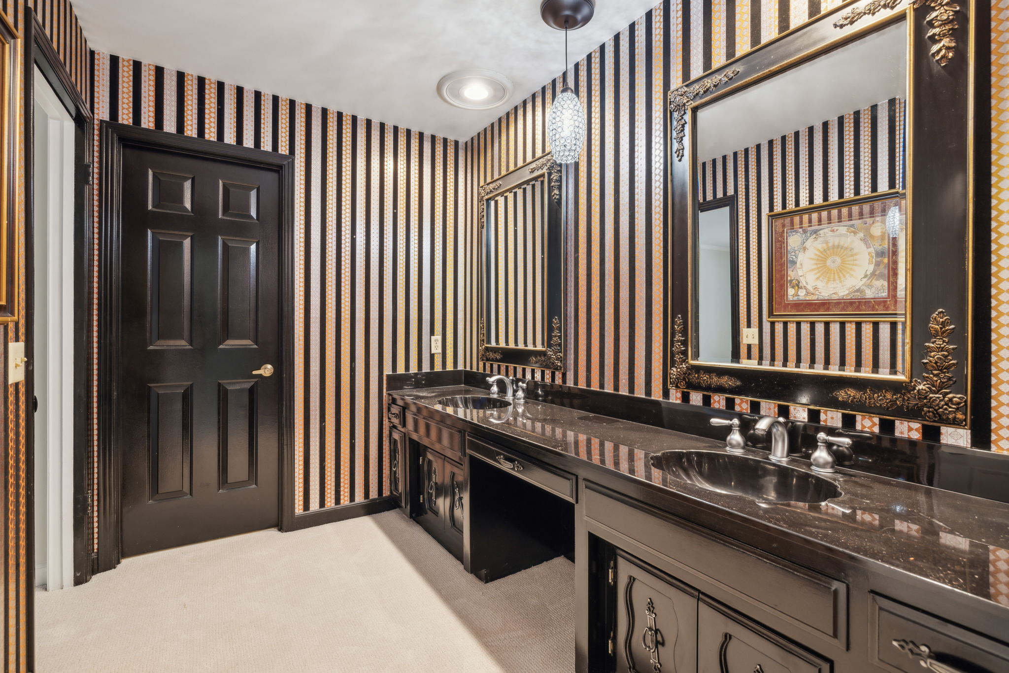  Photo 66