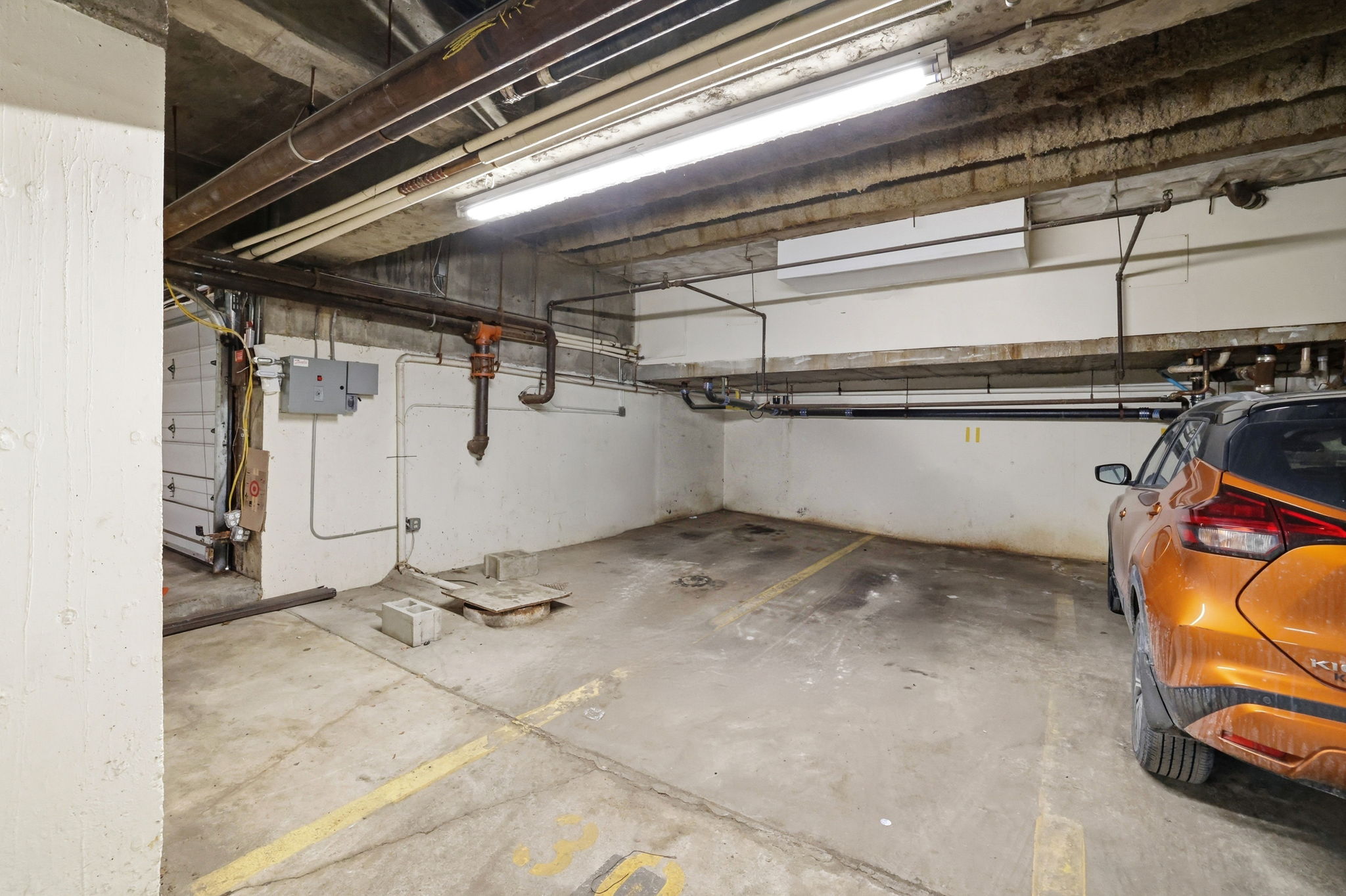 Exclusive parking (spot #11)