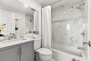 020_F8_321 Hill St