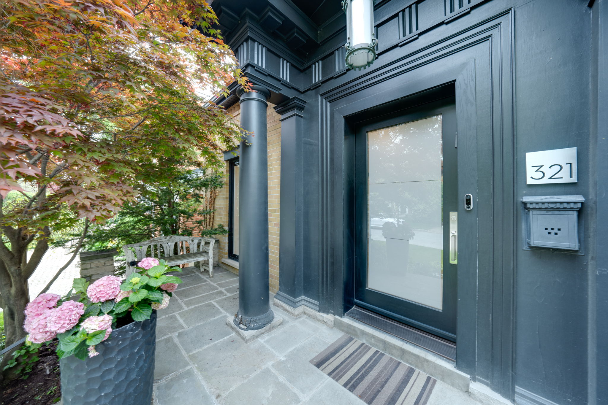 321 Ridley Blvd Toronto, ON M3H 1L2