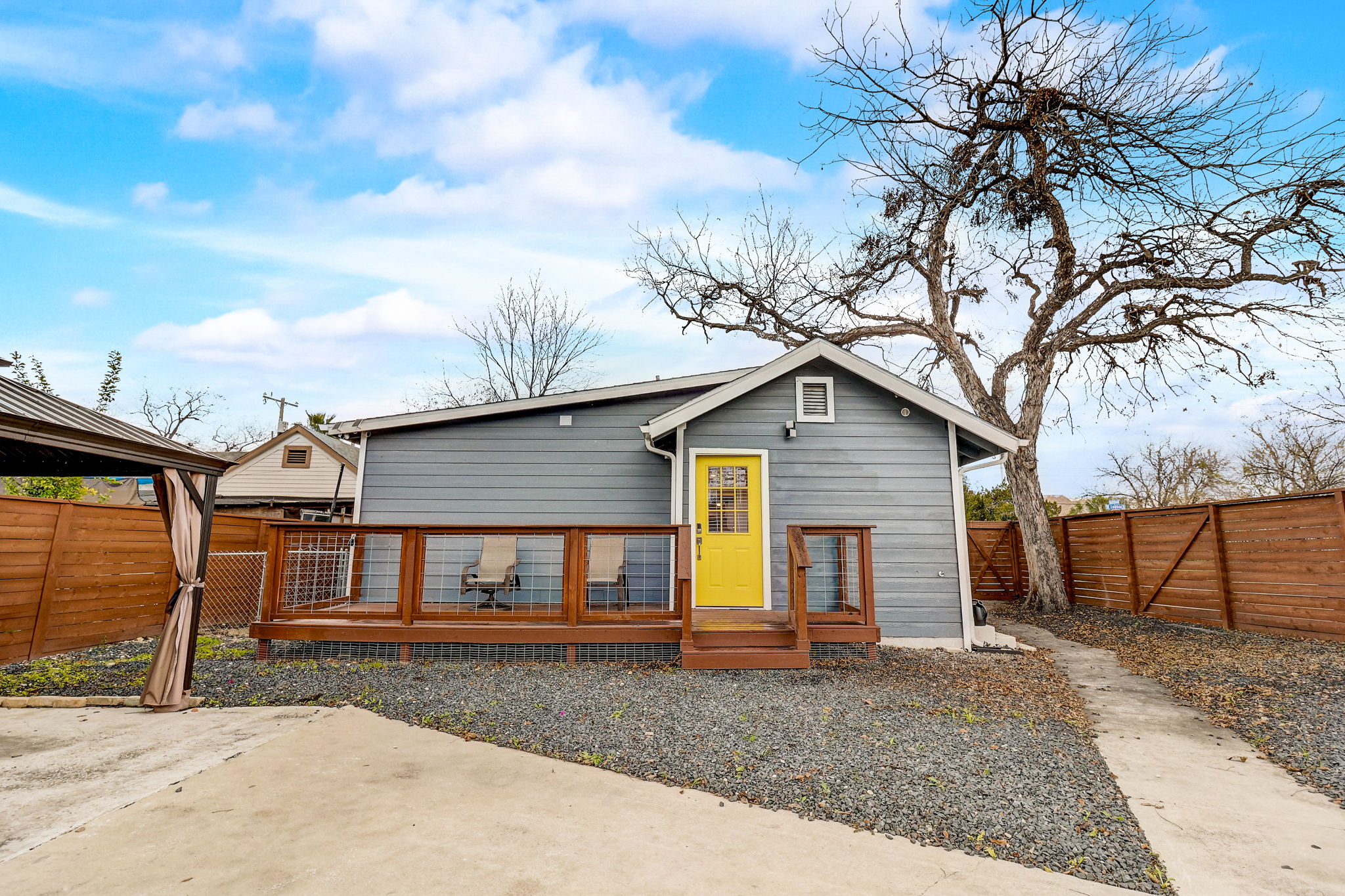 W Lubbock St-068
