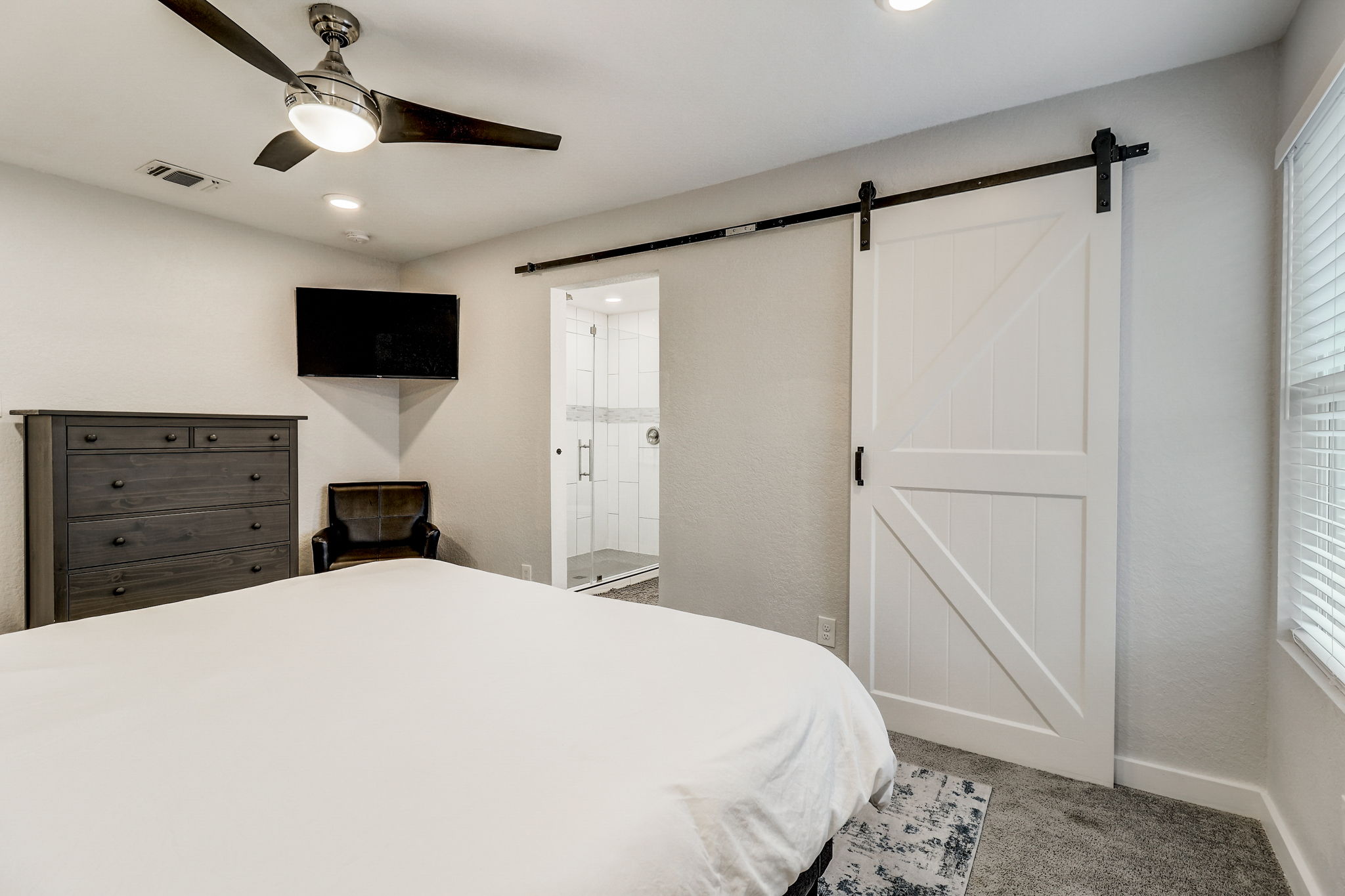 W Lubbock St-034