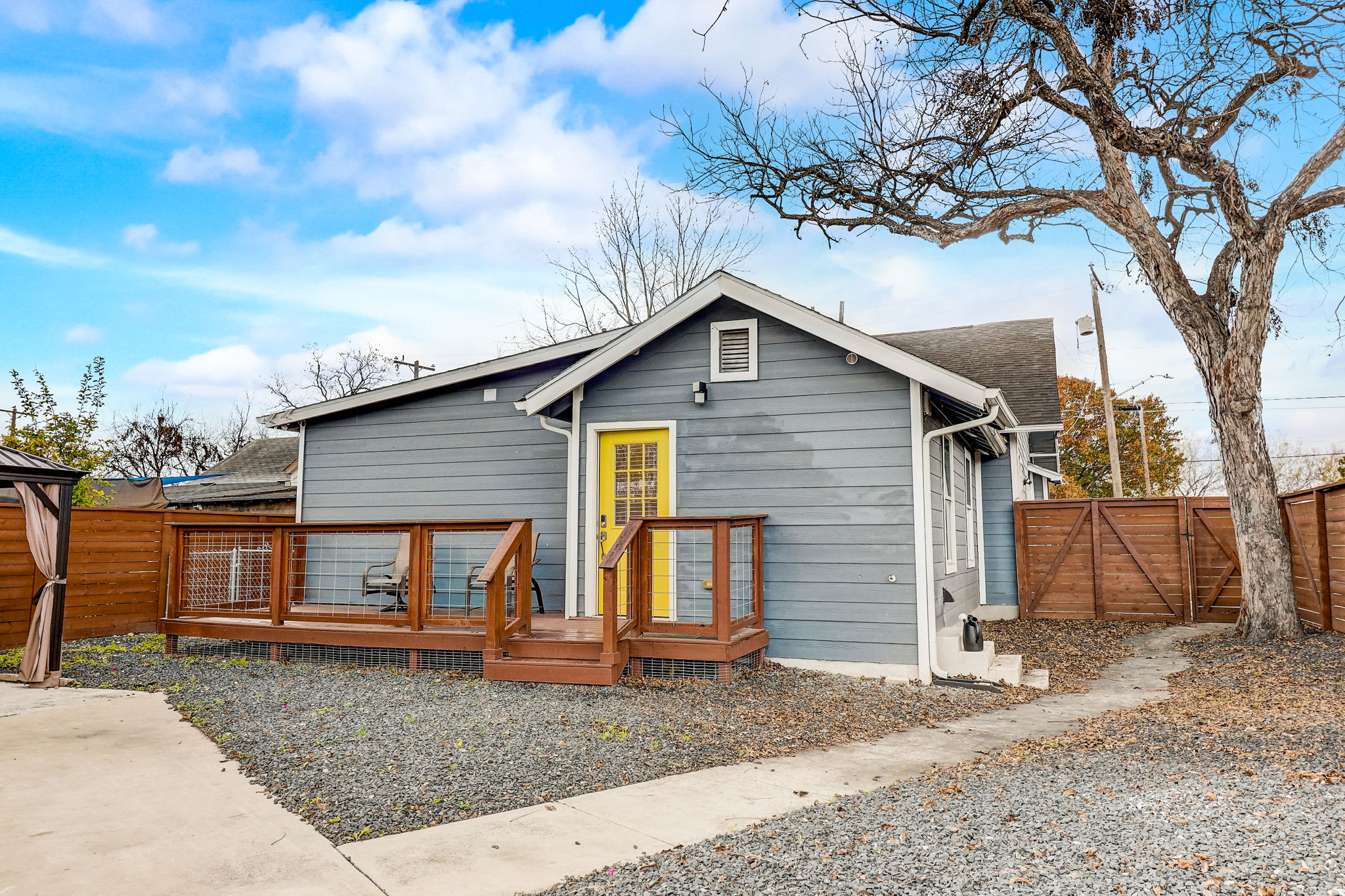 W Lubbock St-070
