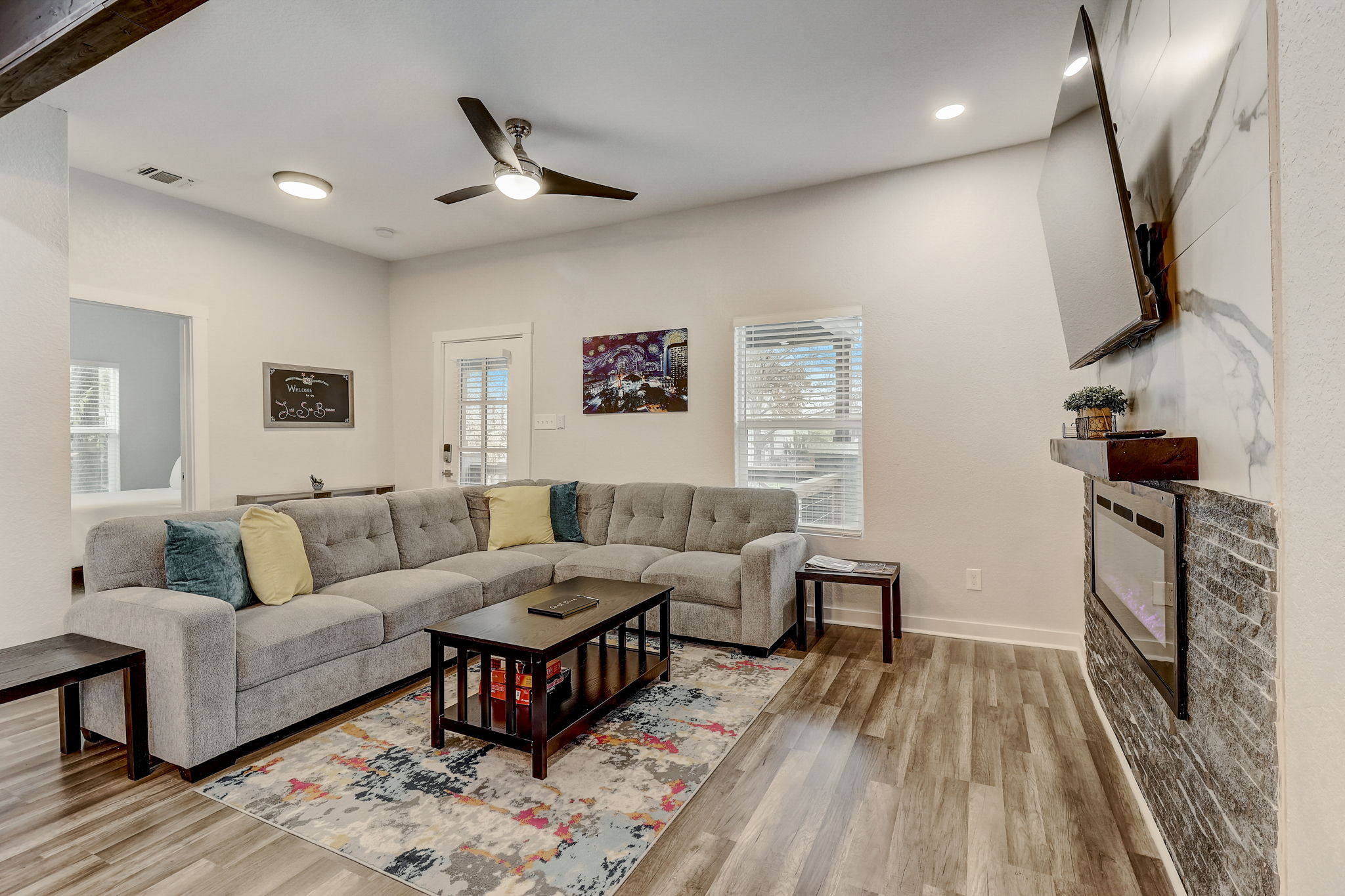 W Lubbock St-010