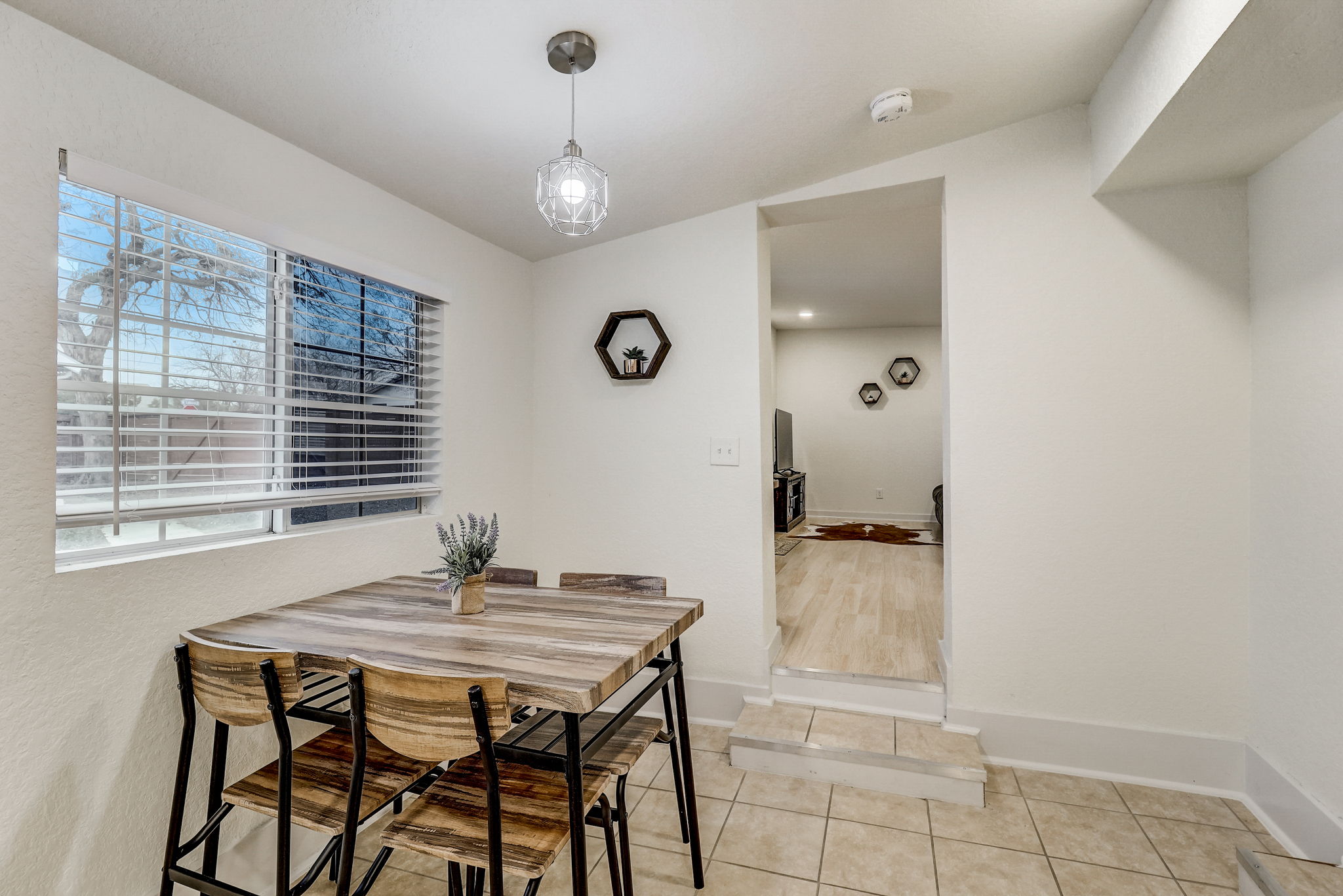 W Lubbock St-053