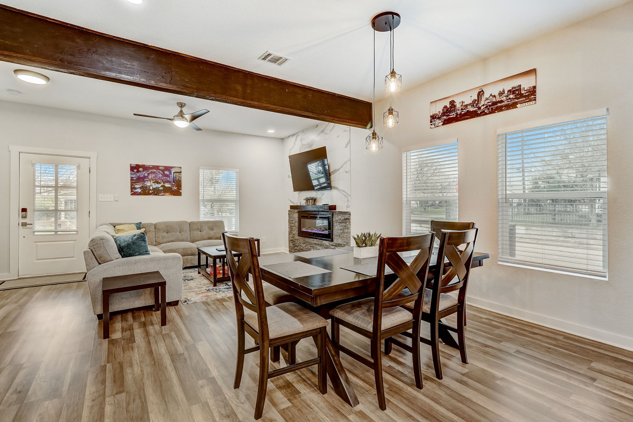 W Lubbock St-016