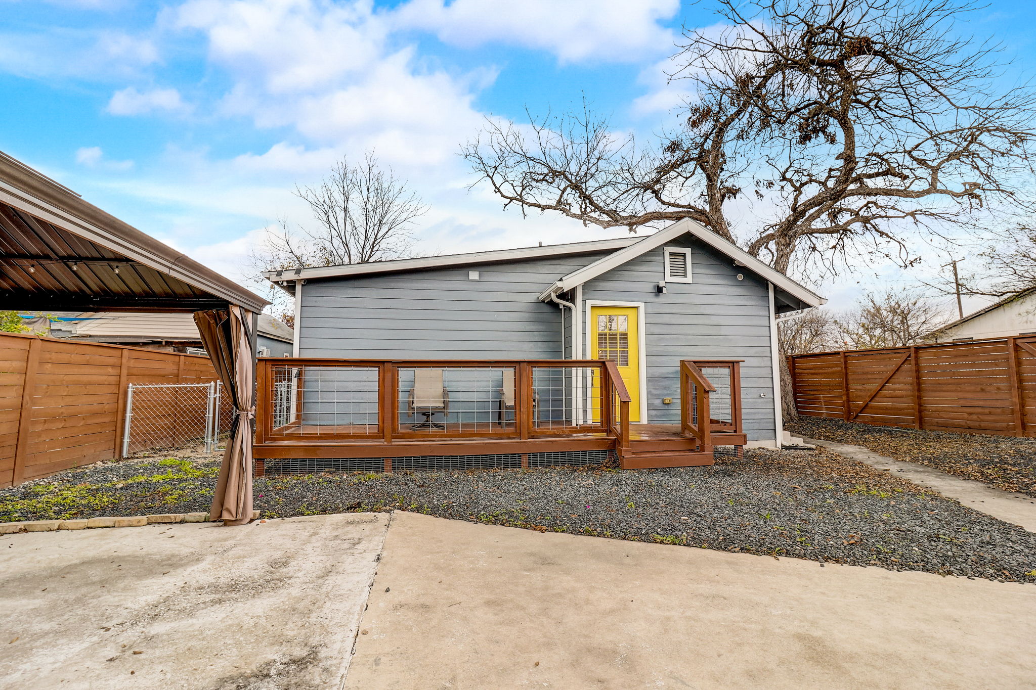 W Lubbock St-066