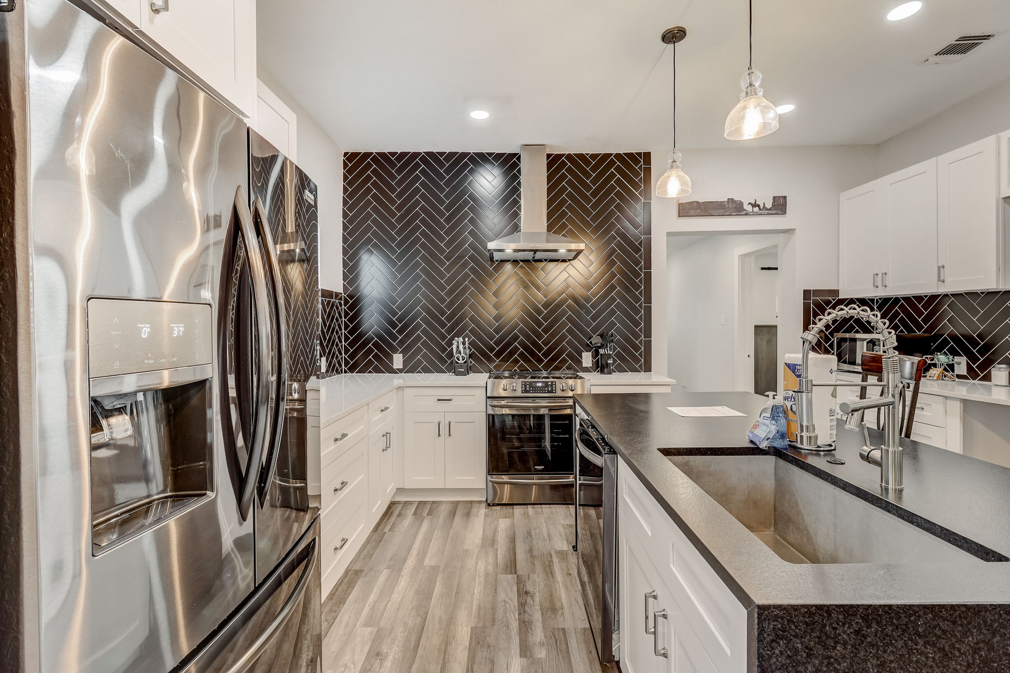 W Lubbock St-023