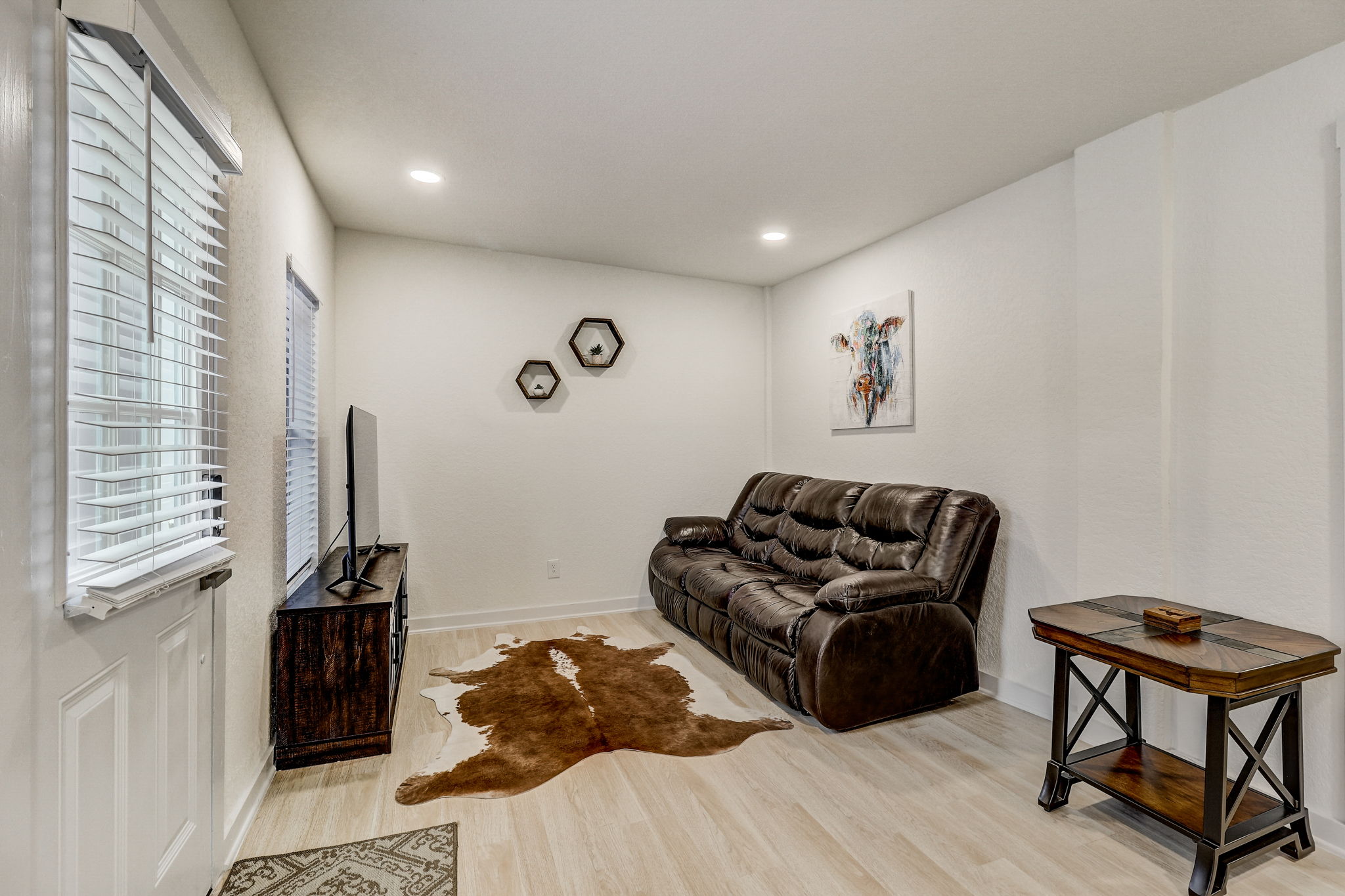 W Lubbock St-047
