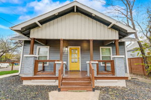 W Lubbock St-003