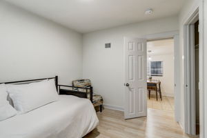 W Lubbock St-061