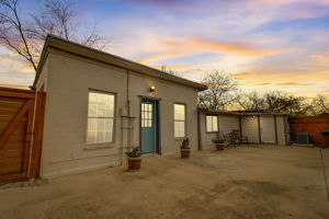 W Lubbock St - VT-002