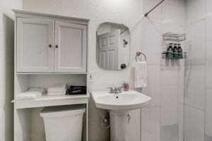 W Lubbock St-058