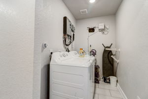 W Lubbock St-062