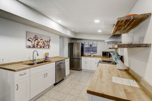 W Lubbock St-054