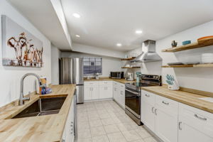 W Lubbock St-055