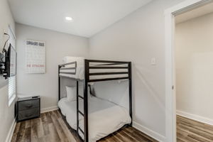 W Lubbock St-038