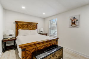 W Lubbock St-050
