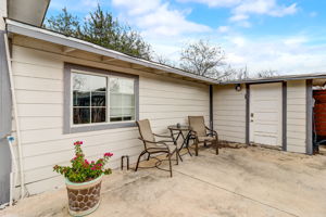 W Lubbock St-072