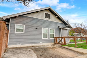 W Lubbock St-063