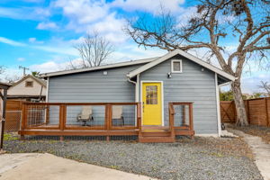 W Lubbock St-067