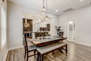 W Lubbock St-014