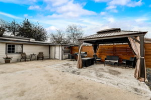W Lubbock St-065