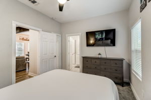 W Lubbock St-046