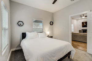 W Lubbock St-045