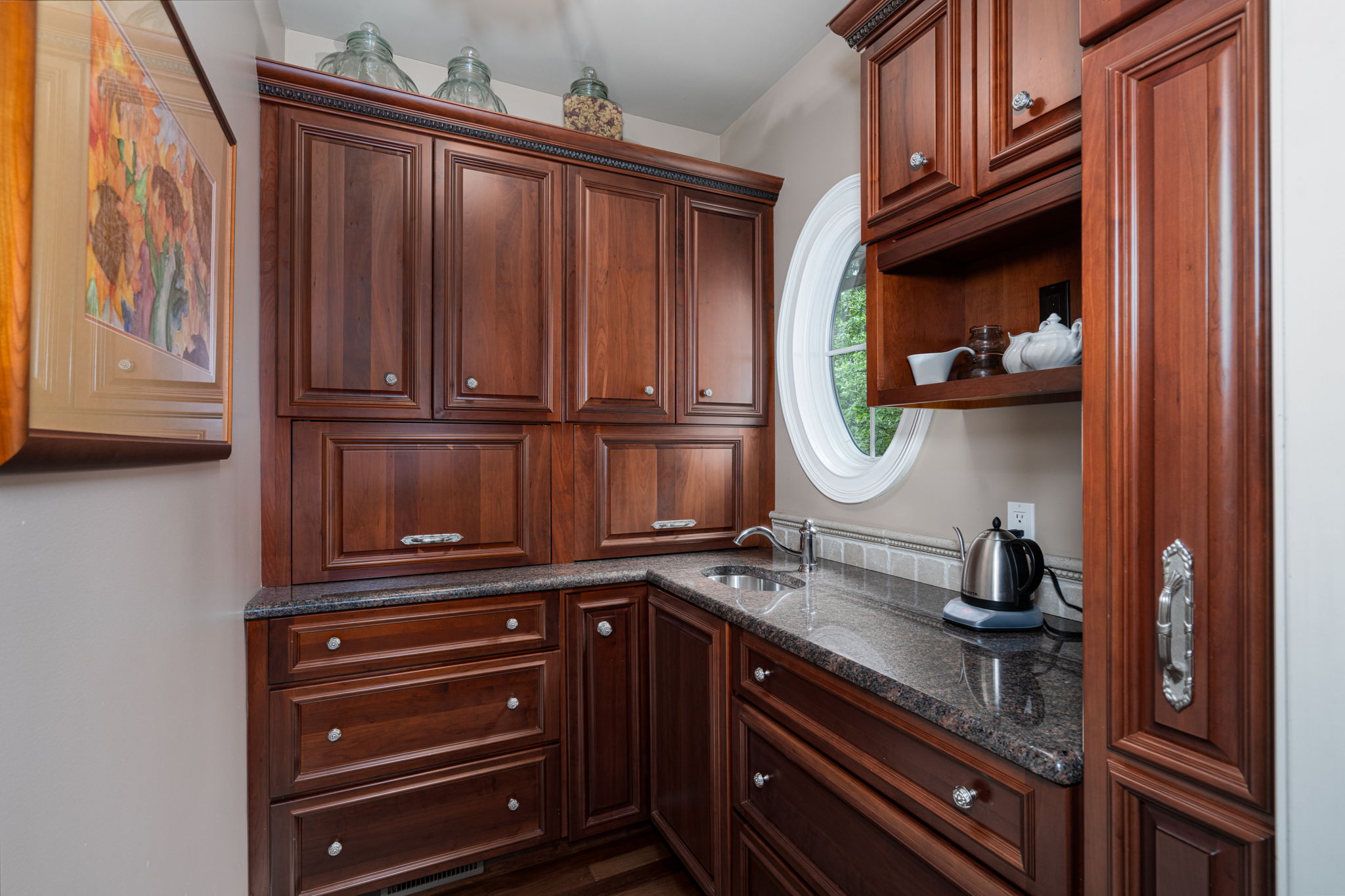 19-Walk-In Pantry Room