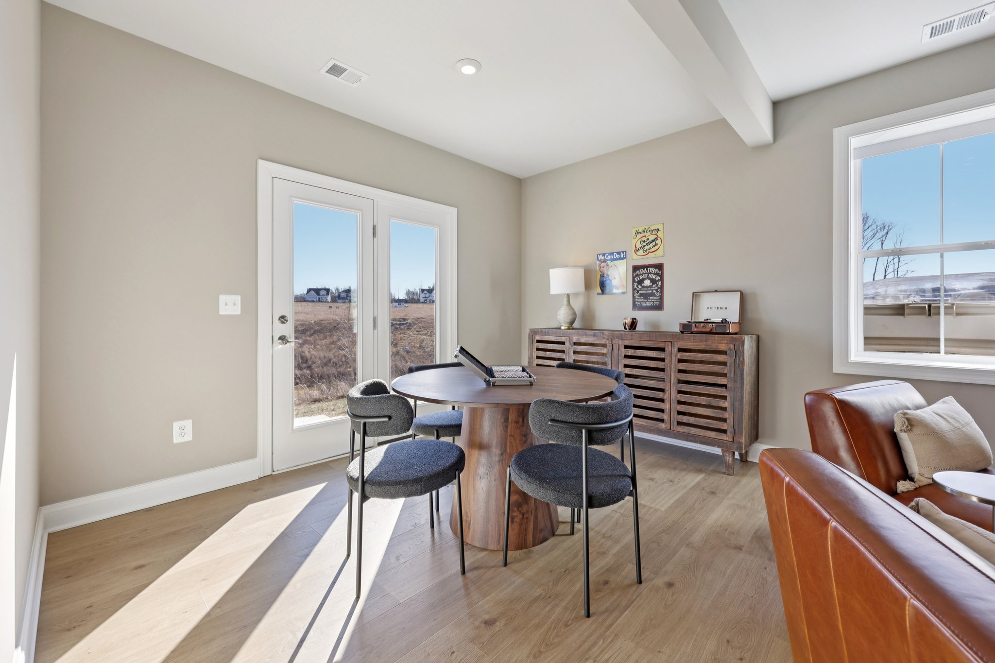 Cliffstone Blvd-S2101-011.jpg