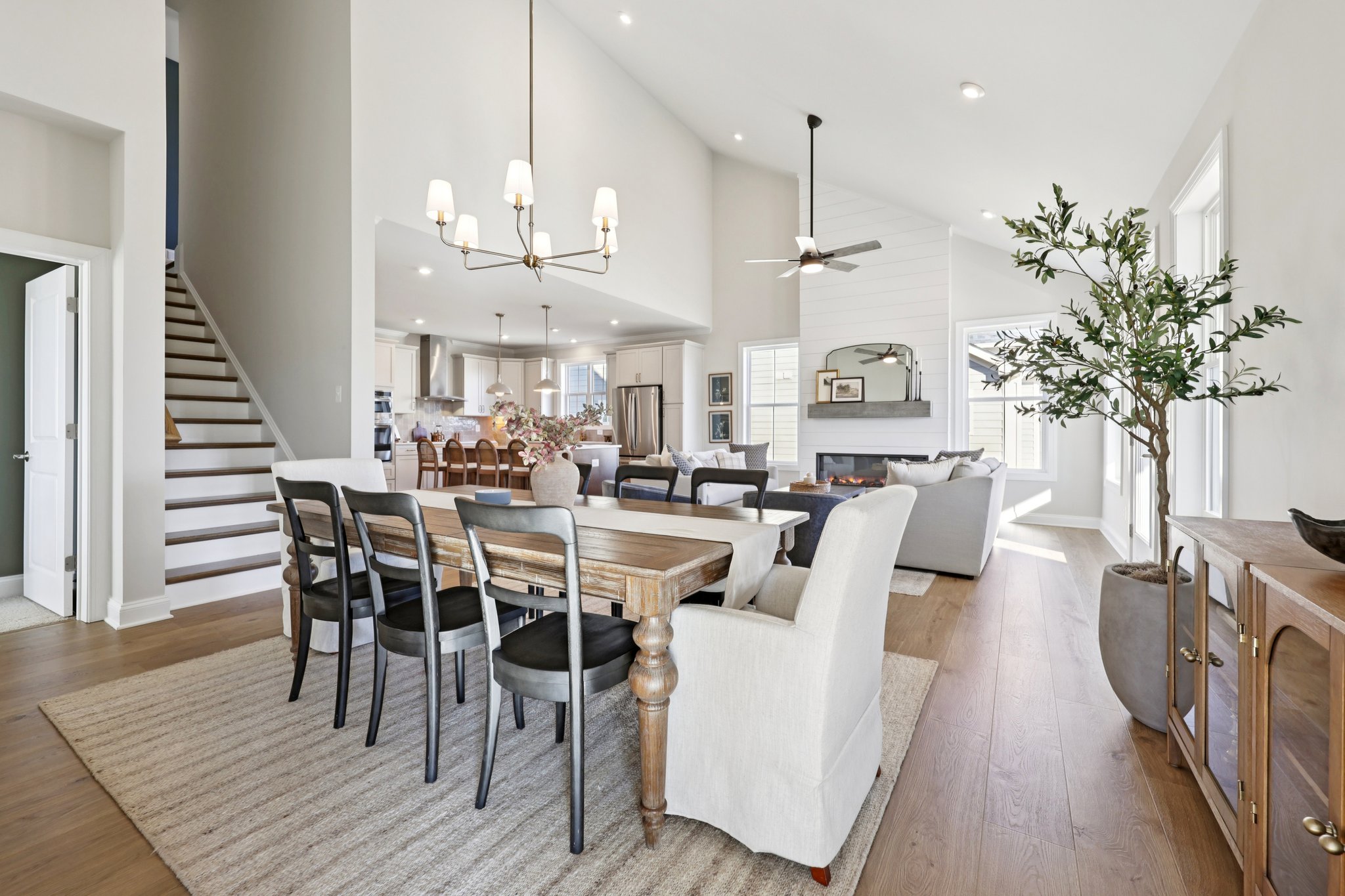 Cliffstone Blvd-S2101-013.jpg