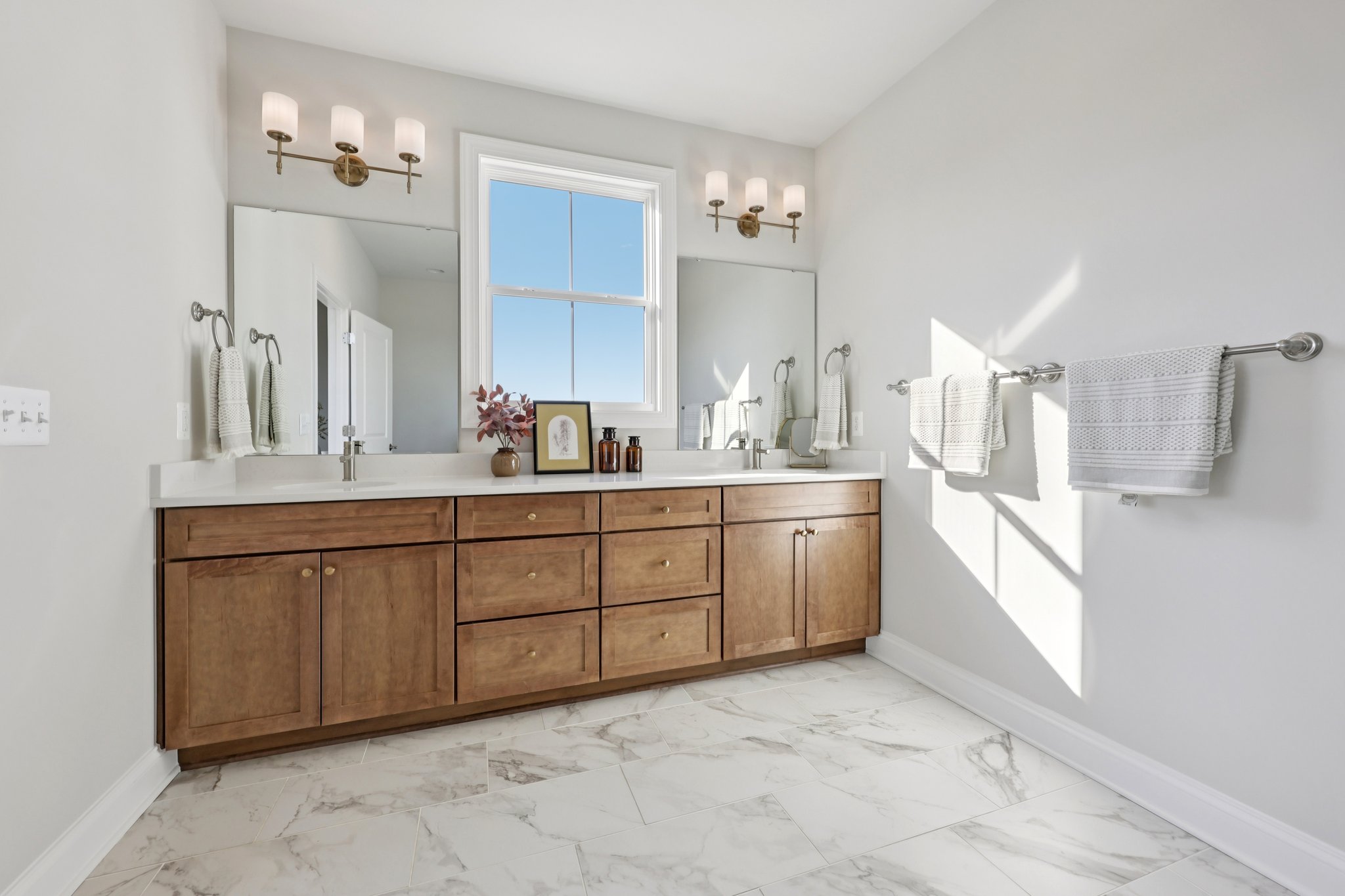 Cliffstone Blvd-S2101-030.jpg