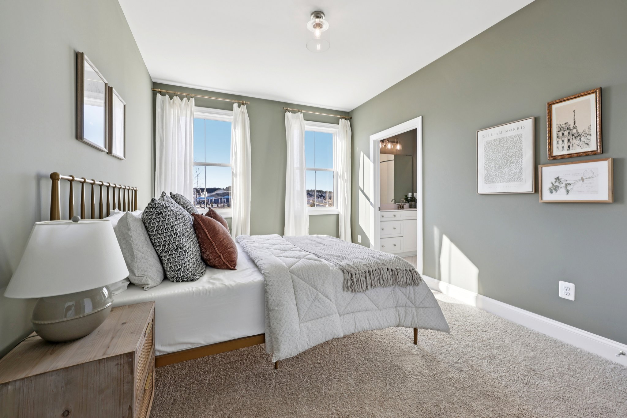 Cliffstone Blvd-S2101-033.jpg