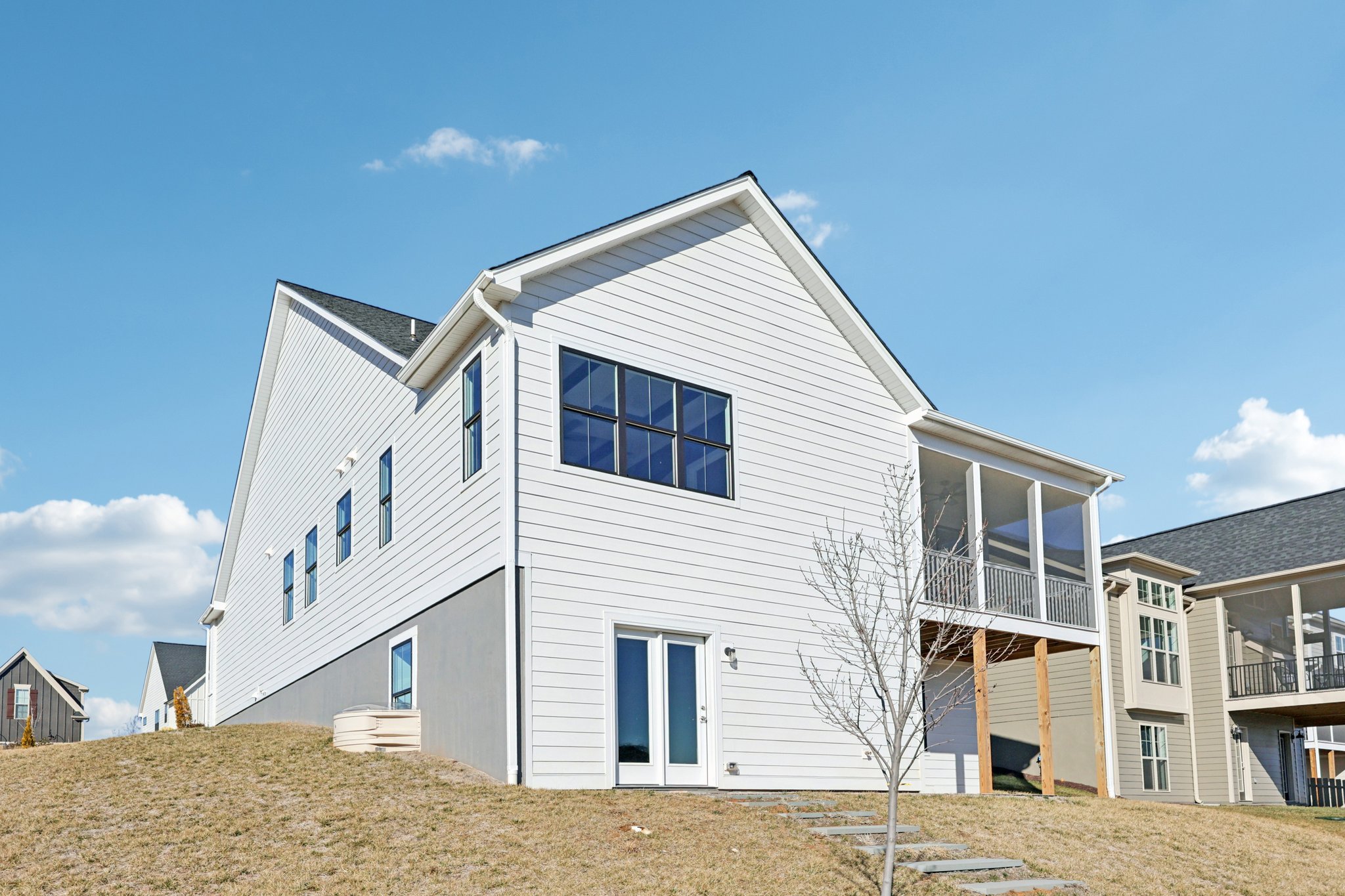 Cliffstone Blvd-S2101-056.jpg