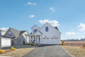 Cliffstone Blvd-S2101-002.jpg