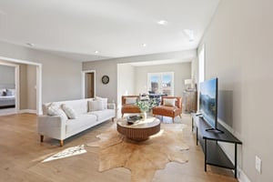 Cliffstone Blvd-S2101-010.jpg