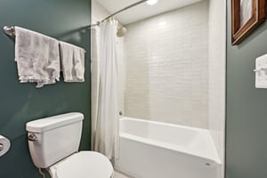 Cliffstone Blvd-S2101-023.jpg