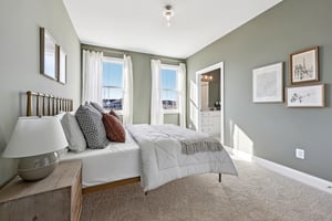 Cliffstone Blvd-S2101-033.jpg