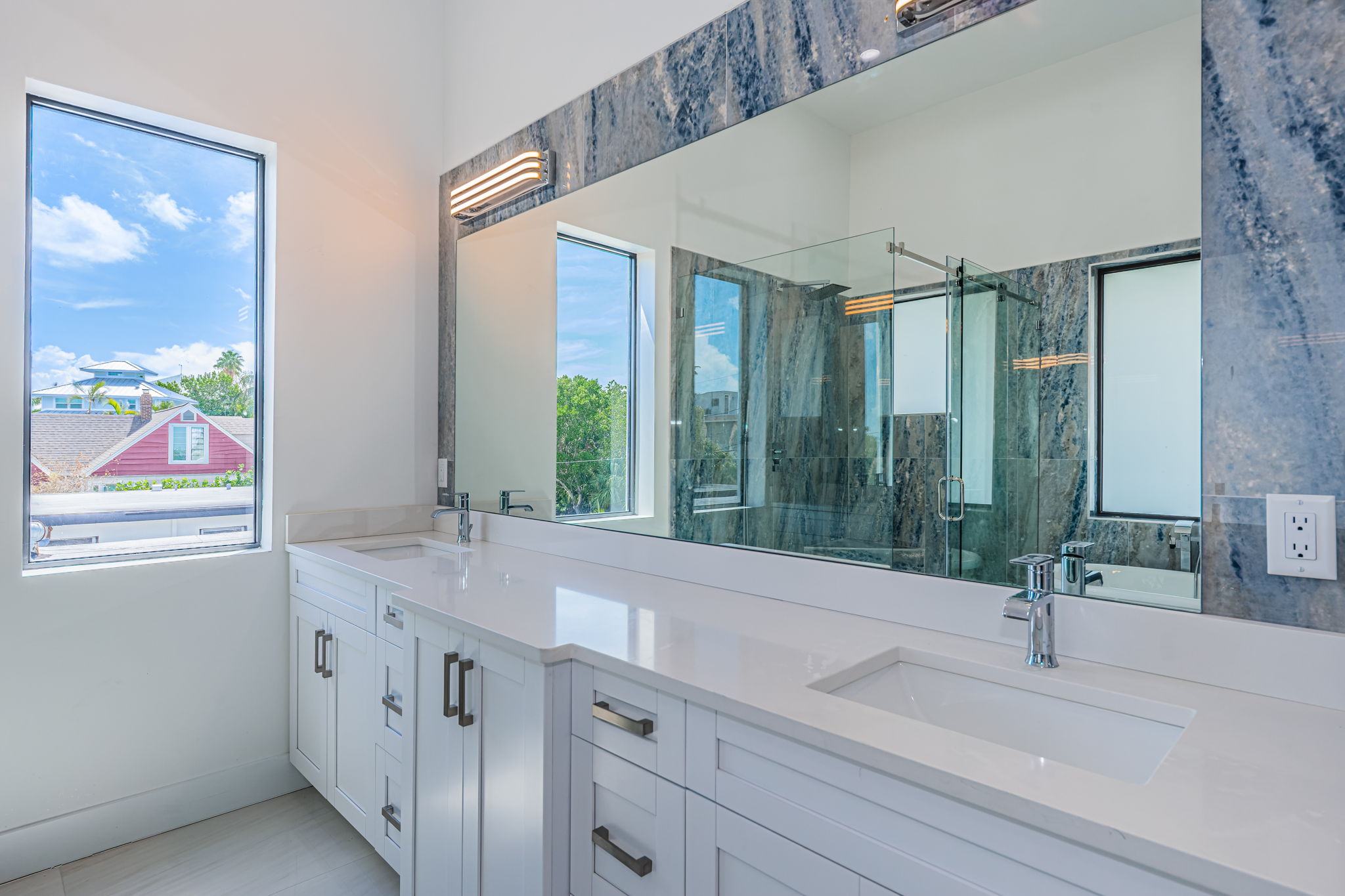 Primary Bathroom 1b-2