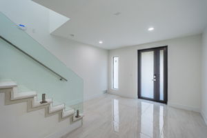 Foyer 2-2