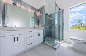 Bathroom 2a-2