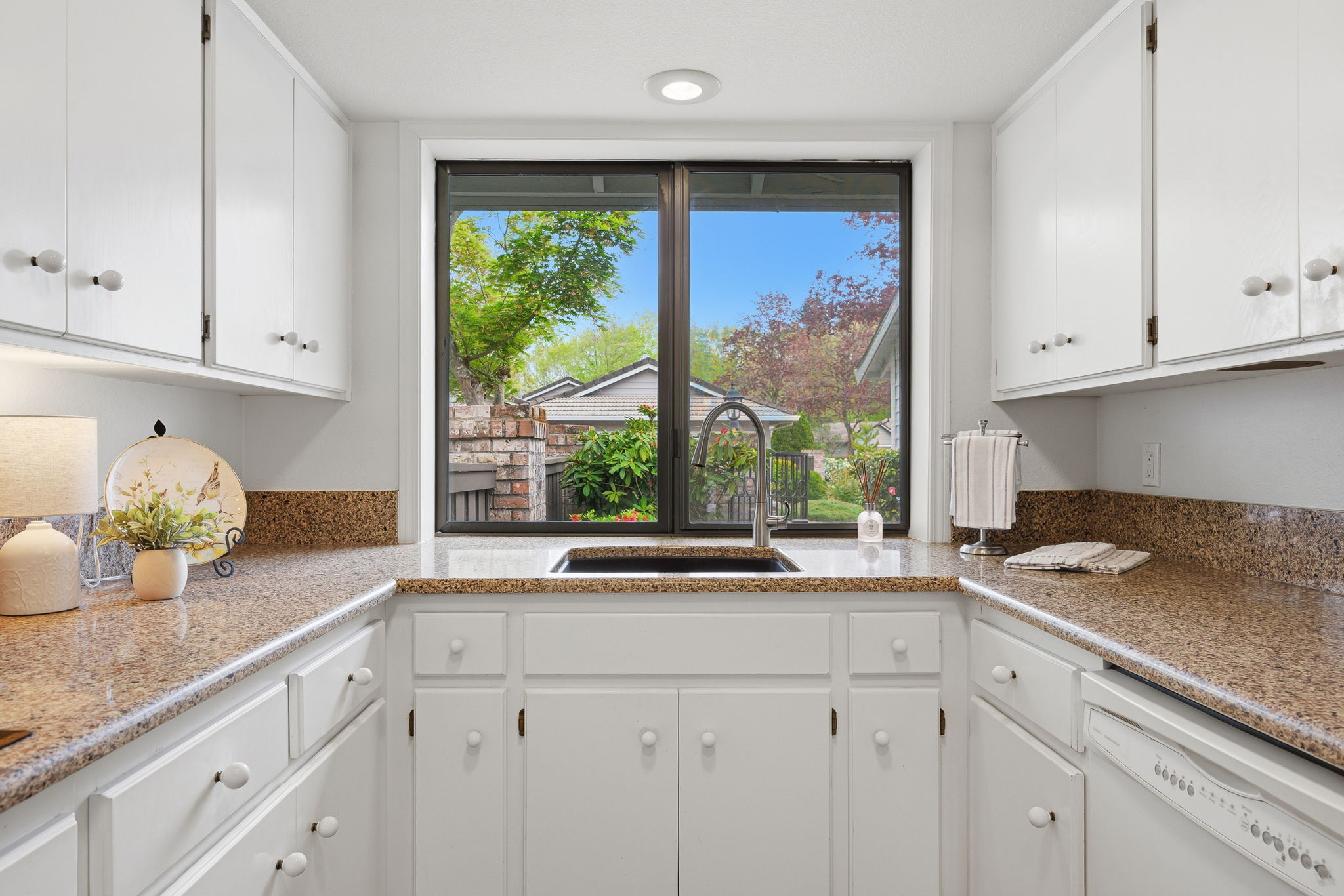 17 Kitchen