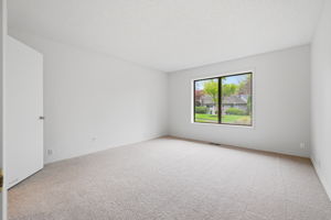 21 Primary Bedroom