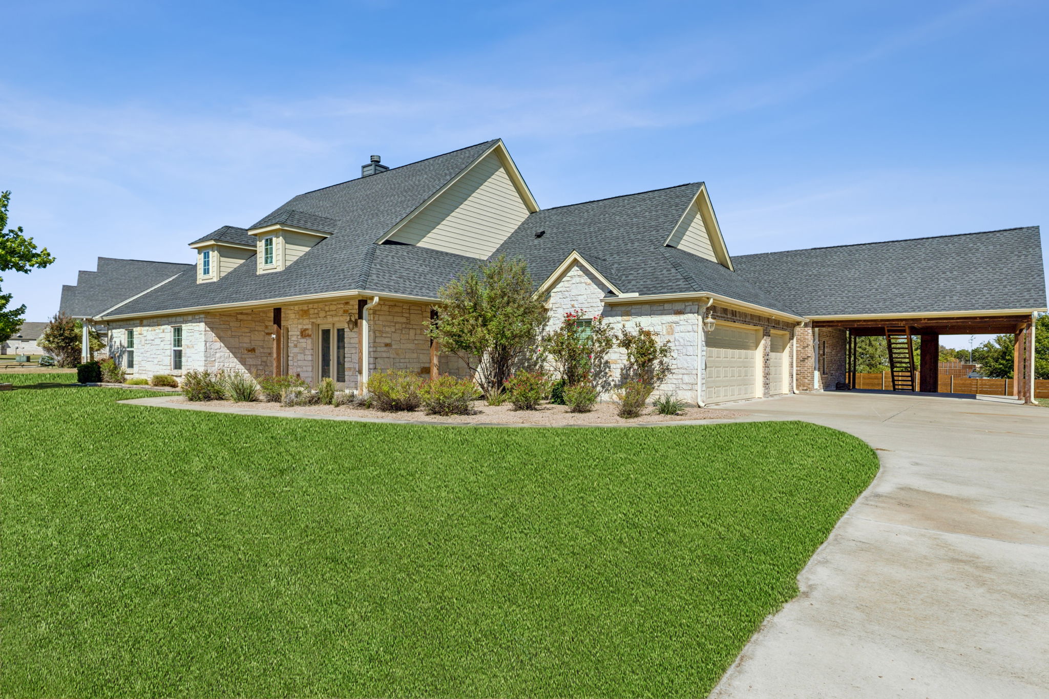 3213Lakeway_003