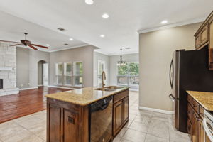 3213Lakeway_011